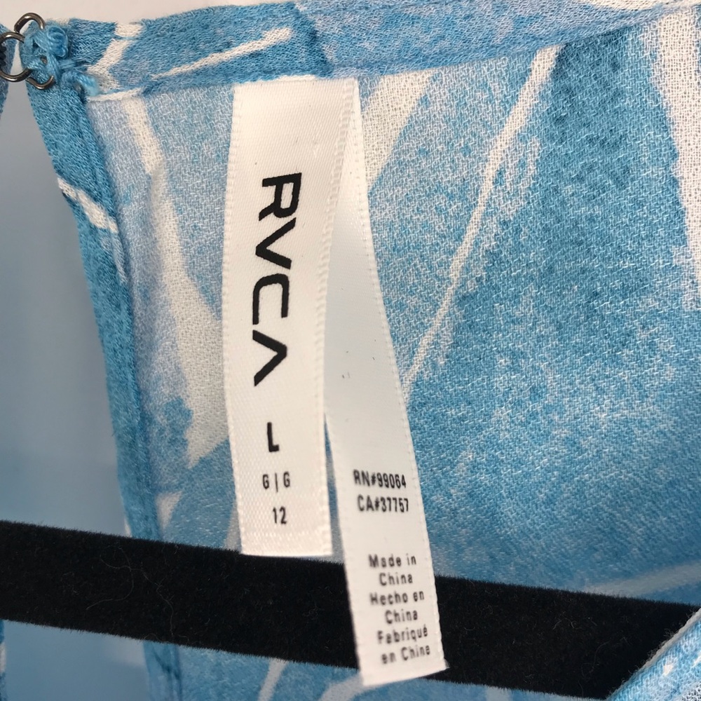RVCA Michelle Blade Shutter Print Crop Top Open Back NWT Size L - Picture 9 of 12
